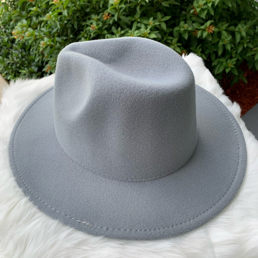 Unused Gray and White ombré wide Brim Hat.